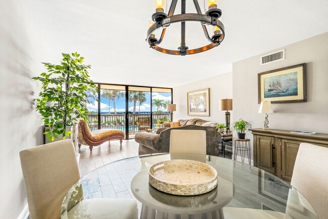 Building Photo - Oceanview 2 BR 2 BA in Vero Beach Turnkey Monthly Rental