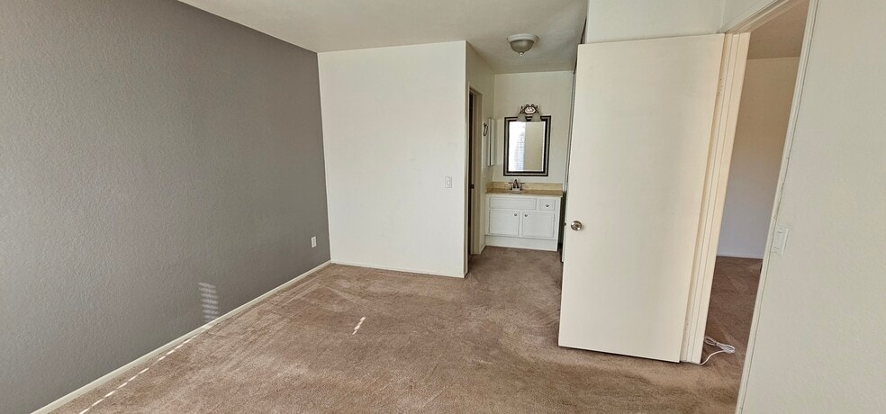 Bedroom & Vanity - 13020 Wimberly Sq