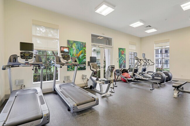 Building Photo - 515 Bay Colony Dr N