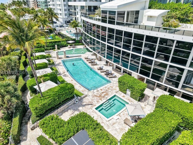 Building Photo - 5875 Collins Ave