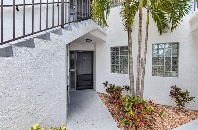 Building Photo - 5418 Firenze Dr