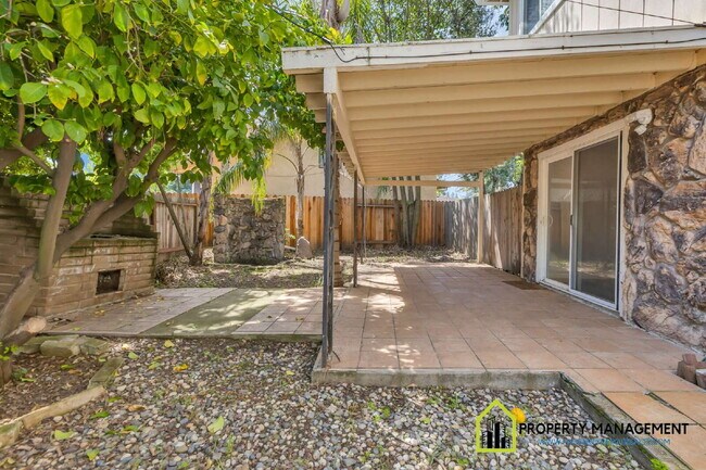 Building Photo - Charming 3-Bed Oasis with 2 Full Baths in Sacramento's Serene Pocket Neighborhood