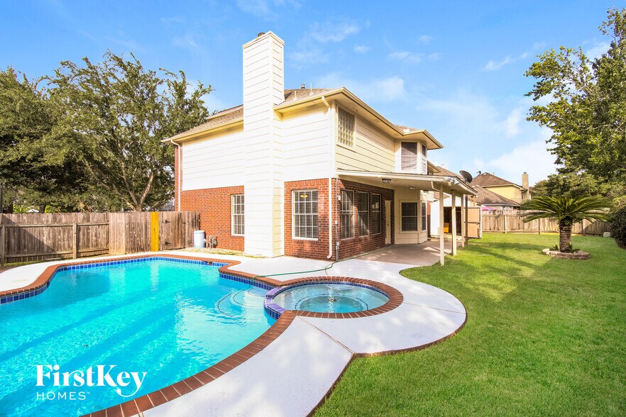 Building Photo - 1816 Oak Lake Cir