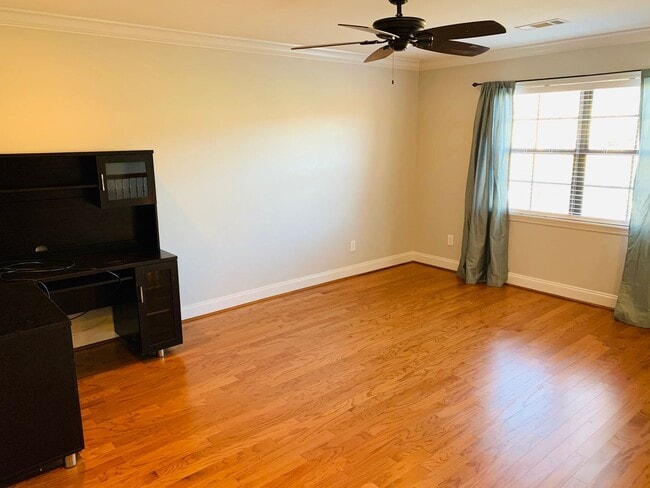 Building Photo - 2005 Stephanie Ct