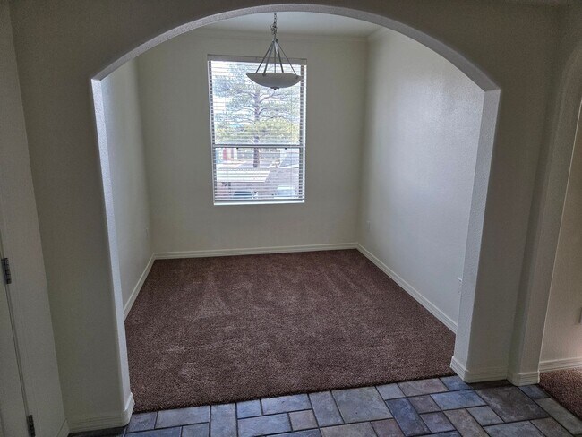 Building Photo - Spacious 2 Bed + 2 Bath Condo | 1,104 Sq Ft | Gas Fireplace | Private Balcony | Natural Light Filled