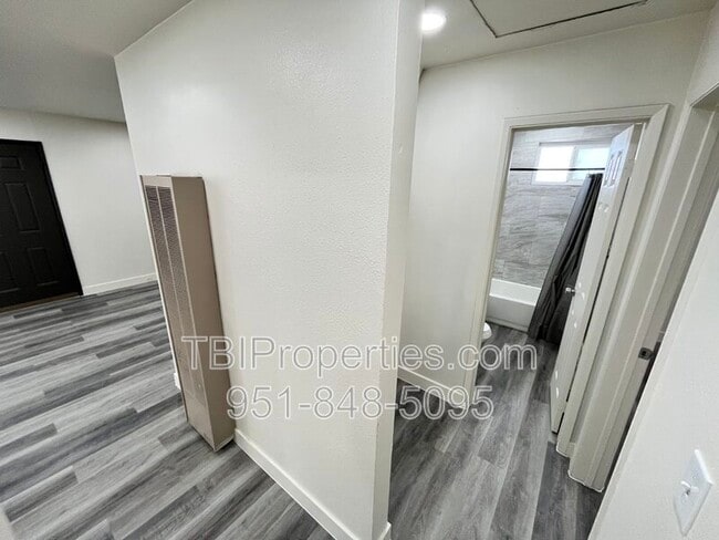 Building Photo - 515 Ramona Ave N