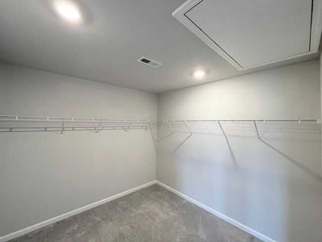 Building Photo - Newly Built 4BD, 3.5BA Zebulon Home with a First Floor Bedroom and Screened Patio in an HOA Commu...