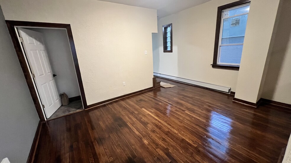 Building Photo - 1315 Labelle Ave