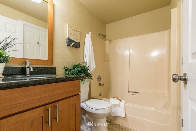 Building Photo - 1 Bedroom 1 Bathroom + Amenities in Mountl...