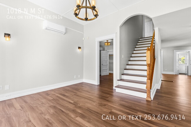 Building Photo - 1018 N M St