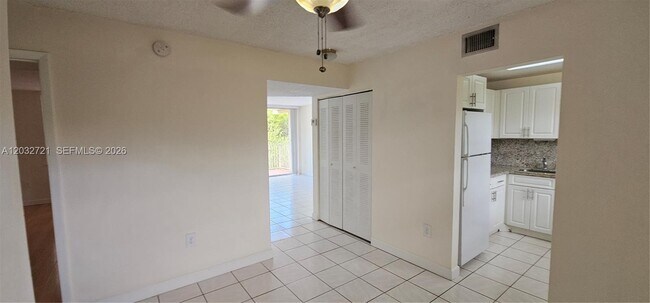 Building Photo - 13100 SW 92nd Ave