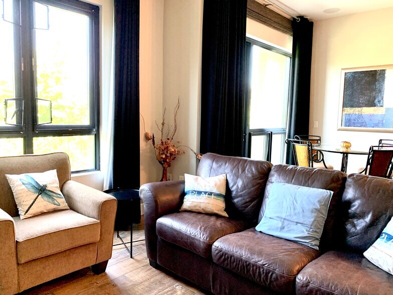 Open and bright - 889 Date St