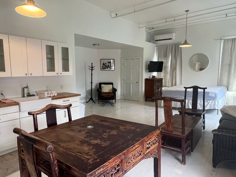 Building Photo - 108 2nd St SW