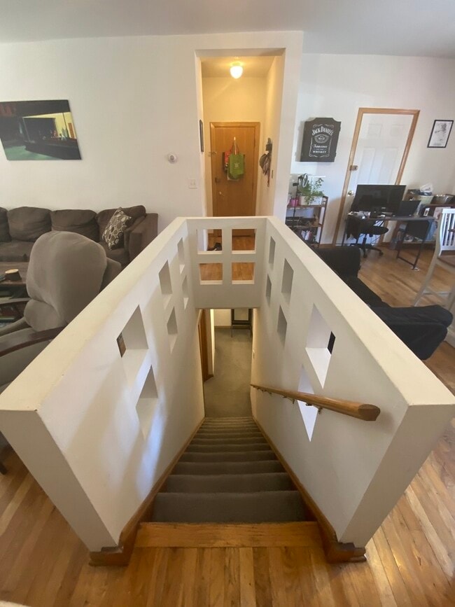 Building Photo - 632 W Patterson Ave