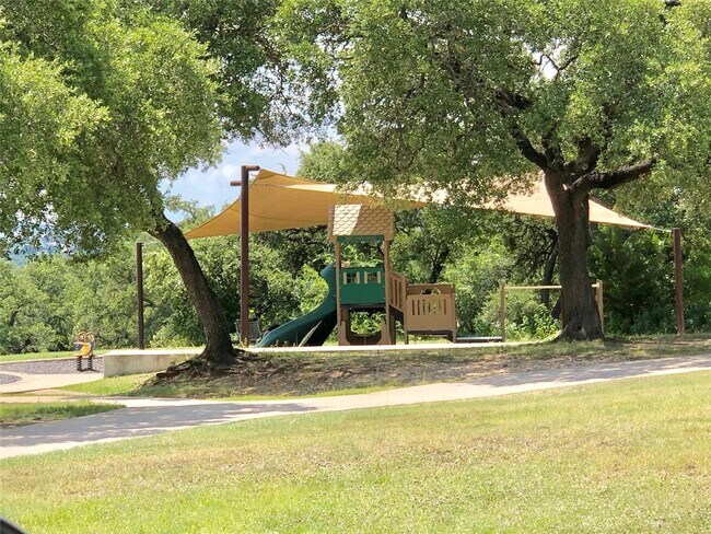 Building Photo - 4001 Tordera Dr