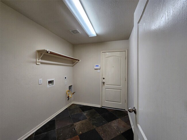 Building Photo - 15135 Heron Meadow Ln