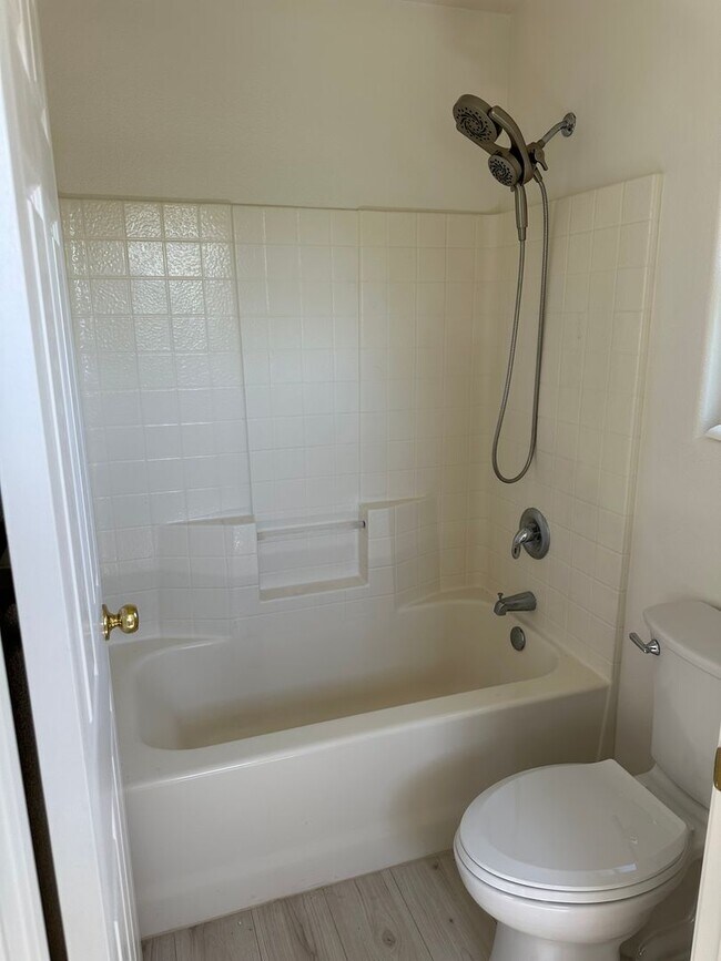 Building Photo - Significant rent reduction! Beautiful home in gated golf course community