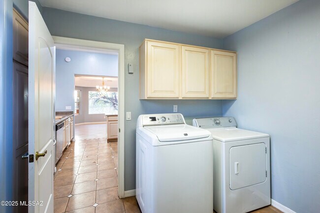 Building Photo - 414 Bury Ct