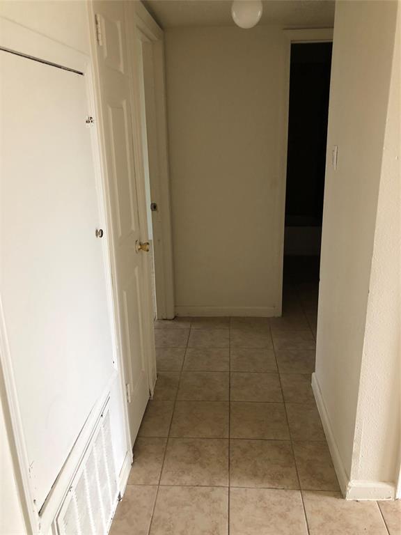 Building Photo - 719 Barren Springs Dr