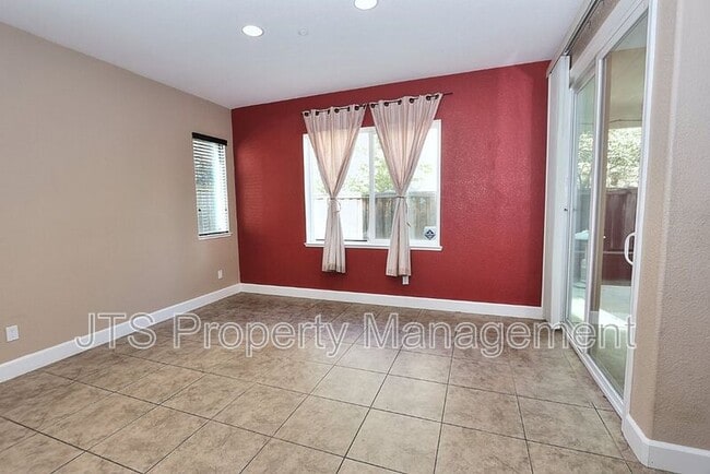 Building Photo - 1427 Bicker Cir