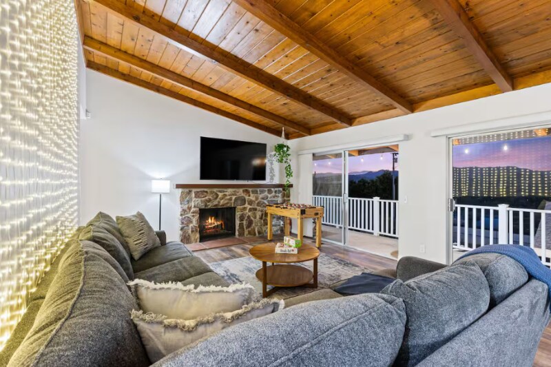 Primary Photo - 321 W Kalmia St