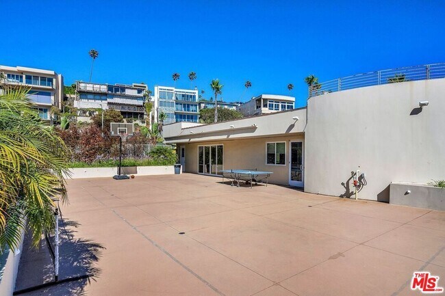 Building Photo - 7301 Vista Del Mar