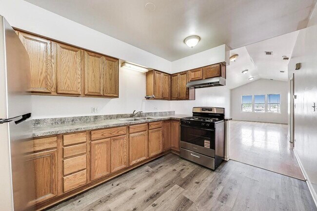 Building Photo - 4641 S Drake Ave
