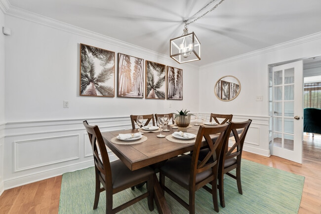 Building Photo - 2009 Wedgewood Cir