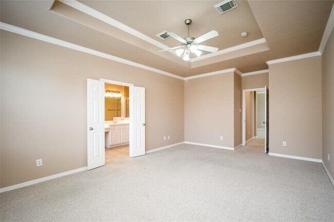 Building Photo - 2906 Royal Oaks Crest