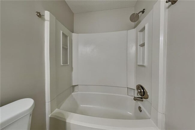 Building Photo - 5652 Longbow Dr