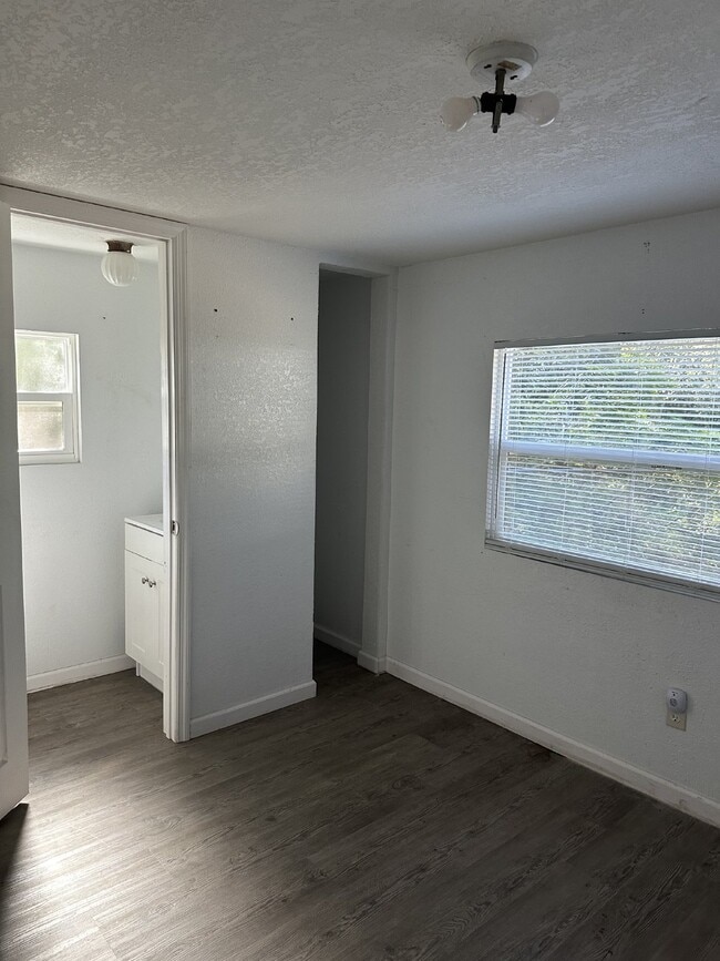 Building Photo - Completely remodeled 2 bedroom, 1.5 bath H...