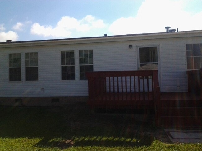 Building Photo - 123 Magnolia Gardens Dr