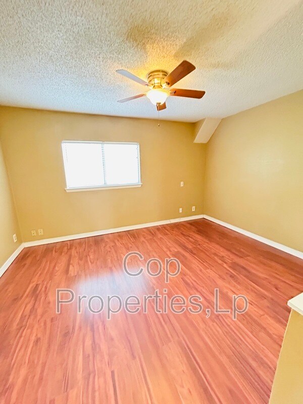 Building Photo - 1804 Gary’s Park