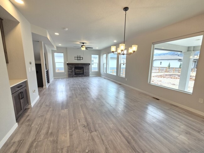 Building Photo - 5446 Mesa Top Dr