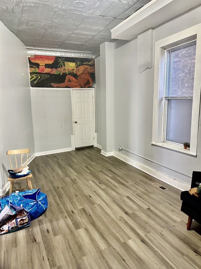 Building Photo - 1714 W 46th St