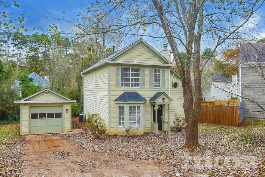 Building Photo - 1305 Old Countryside Cir