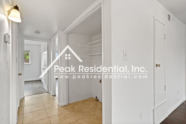 Building Photo - Croetto10540