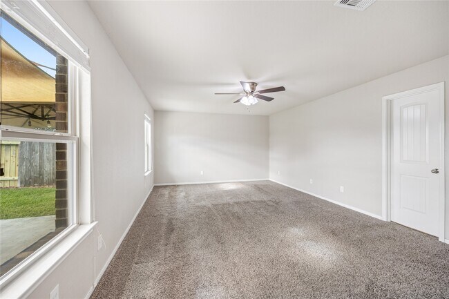 Building Photo - 3023 McDonough Way