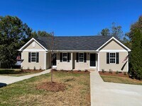 Building Photo - 1809 Alyssum Pl