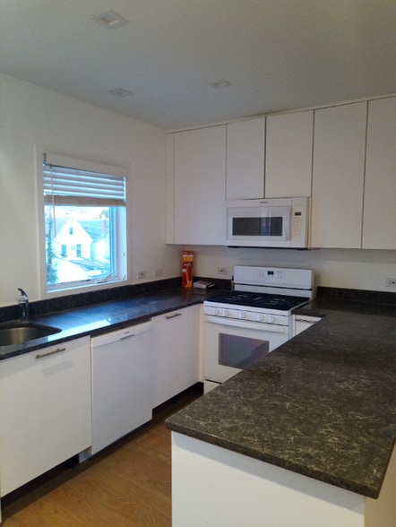 Primary Photo - 88-07 62nd Ave