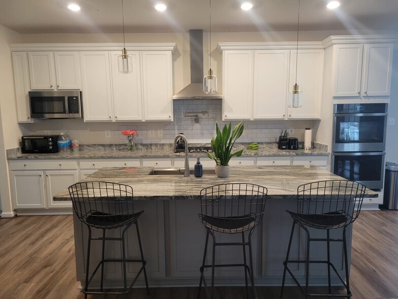 Building Photo - 16208 Tortola Dr
