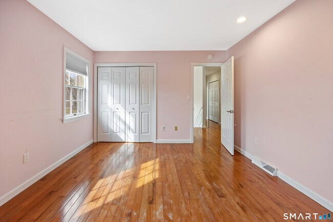 Building Photo - 34 Hi-Ann Ct