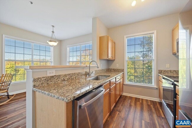 Building Photo - 270 Riverbend Dr