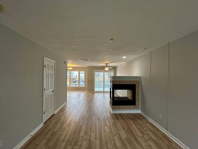 Building Photo - 1420 W Ocean View Ave