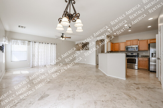 Building Photo - Fincher Farms 3 bed / 2 bath Home