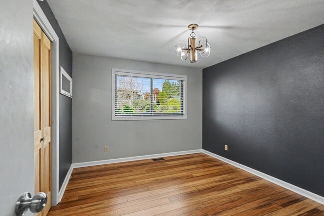 Building Photo - 4 bed, 2 bath single-level home in quiet West Salem neighborhood!