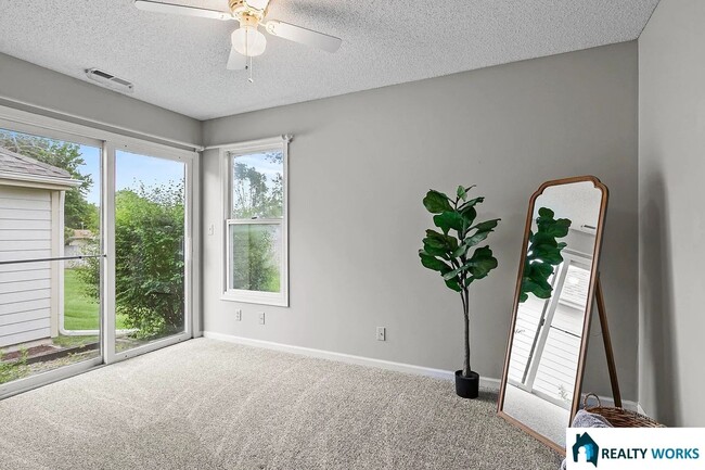 Building Photo - 3400 Glenhaven Pl