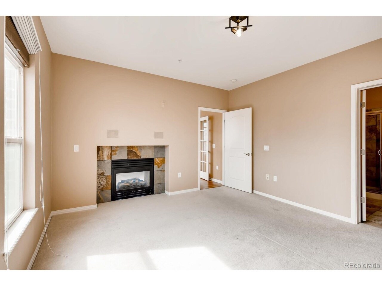 Building Photo - 10176 Park Meadows Dr