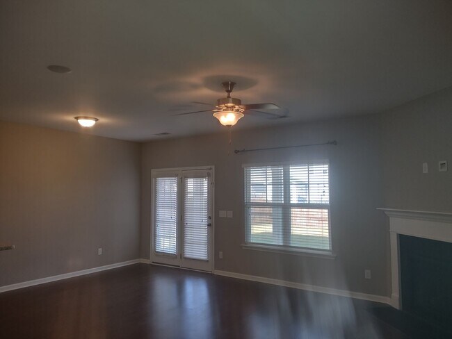 Building Photo - Spectacular Three Bedroom Home in Liberty Ridge!