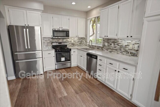 Building Photo - 24622 Montevista Cir